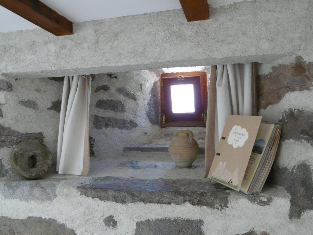 Chambre d'hotes grange de la bastide Laveissière Habitación foto